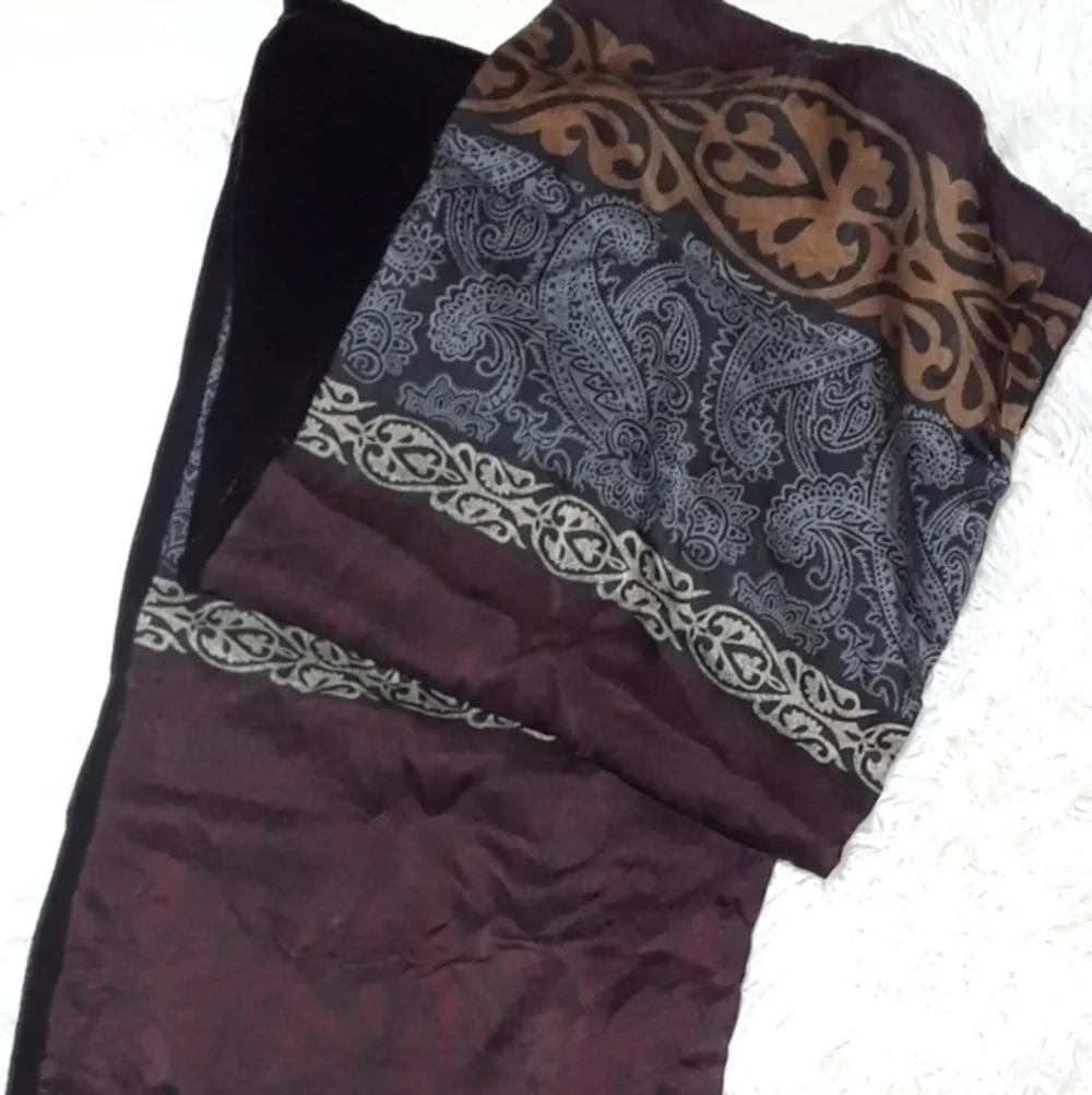 ELAINE GOLD For COLLECTION XIIX Ltd. Scarf
